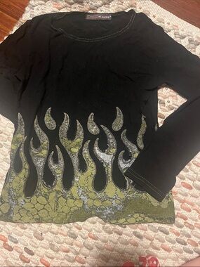 Rocawear Black Long-Sleeve Top with Green & Silver Flame Print
